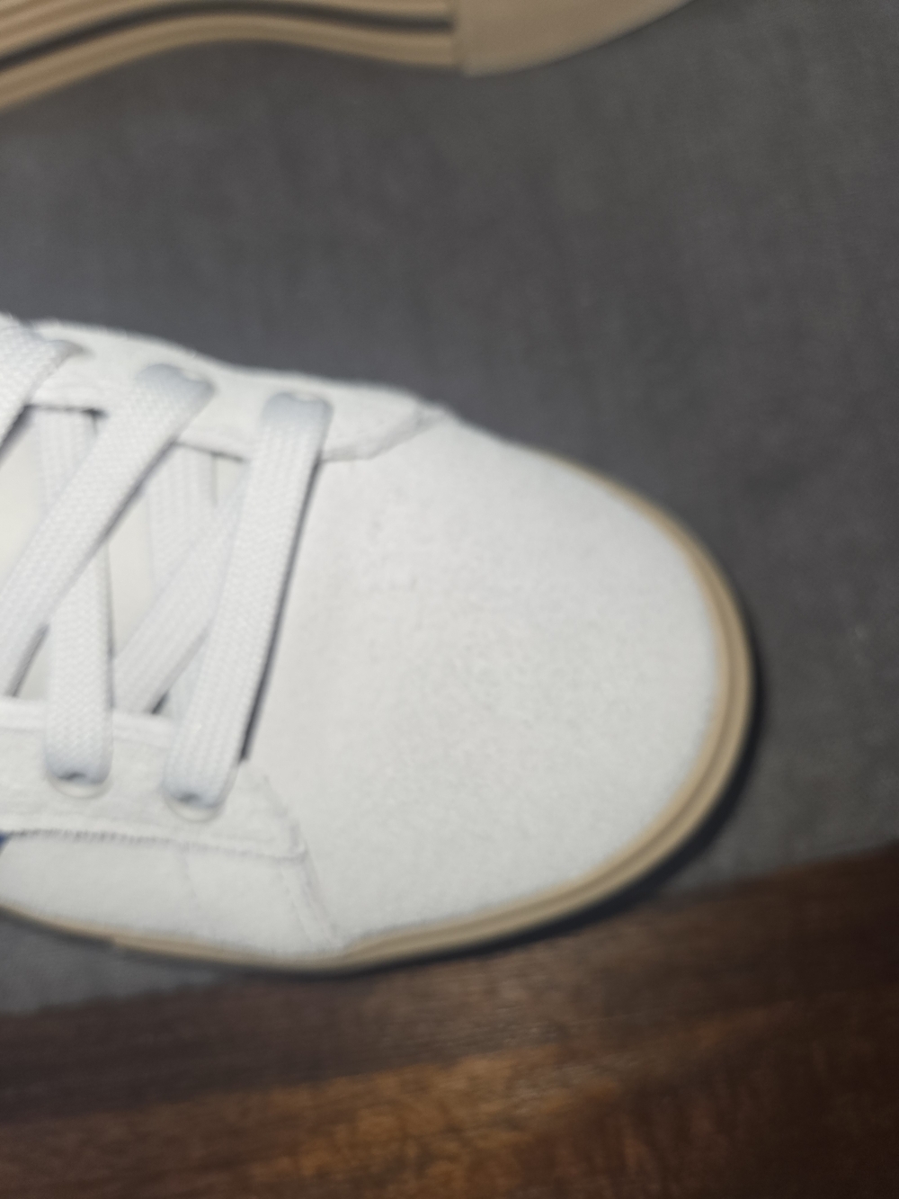 Adidas Suede White Sneakers with Blue Stripes and Gum Sole Unisex Size M8 W10 - Picture 7 of 9